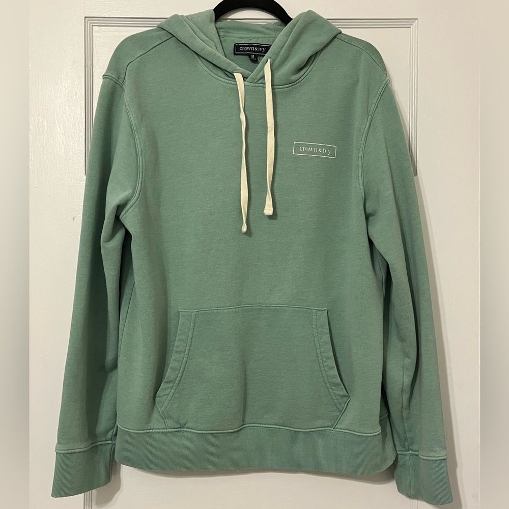 Crown & Ivy green pullover hoodie. Medium. Great pre-owned condition